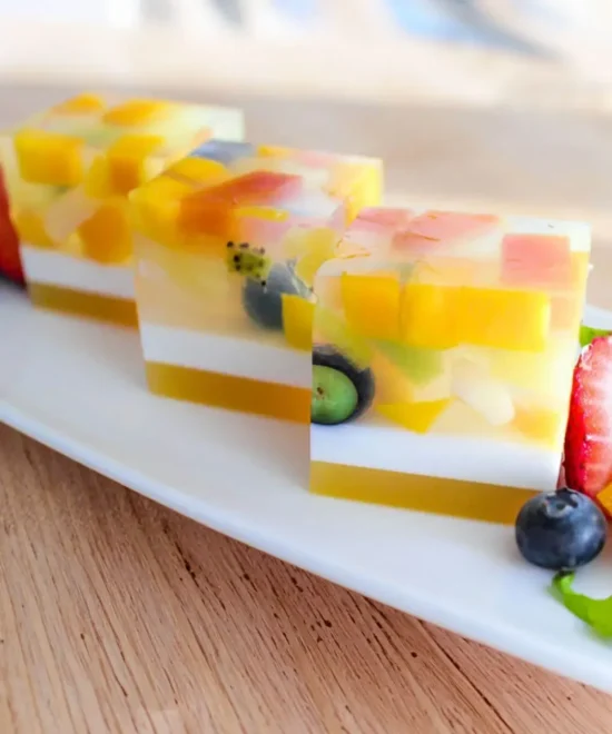 Création d’un Gâteau en Gelée aux Fruits avec Agar-Agar