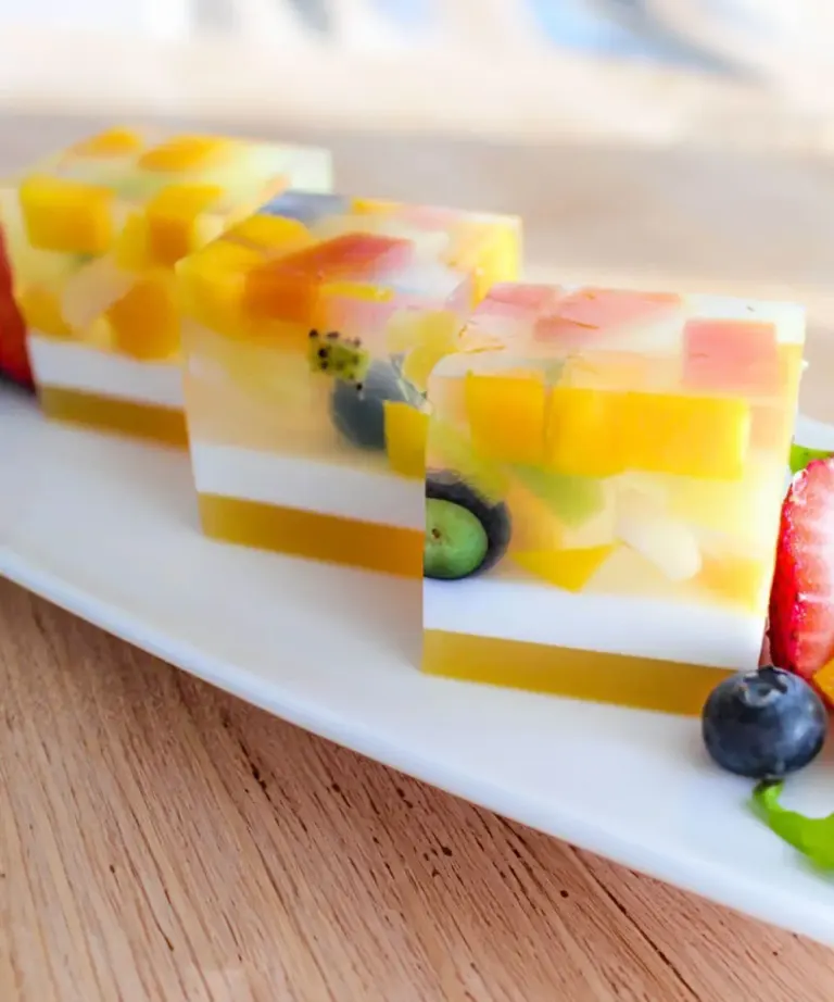 Création d’un Gâteau en Gelée aux Fruits avec Agar-Agar