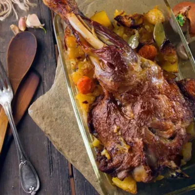 Gigot d'Agneau Braisé à la Stout - Recette Savoureuse