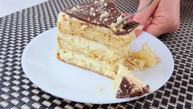 Le Secret d’un Biscuit Spongieux Parfait Sans Bicarbonate et sans Séparation des Œufs