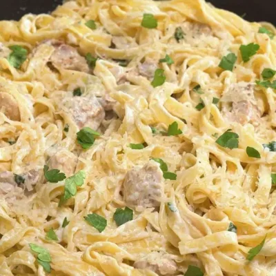 Pâtes au Poulet dans une Sauce Crémeuse