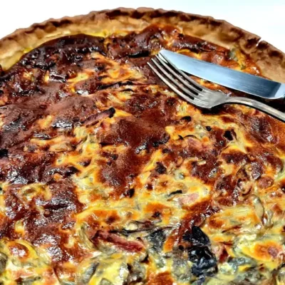 Quiche aux Oignons : Un Délice Onctueux