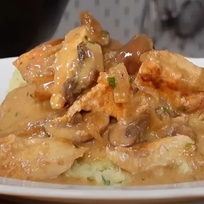Recette de Poulet Stroganoff Savoureux