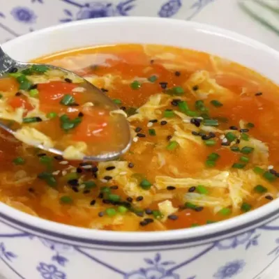 Soupe de Tomate à la Chinoise avec Œuf