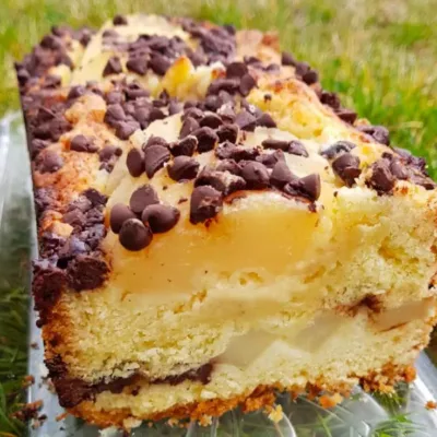 Cake aux poires et pépites de chocolat moelleux