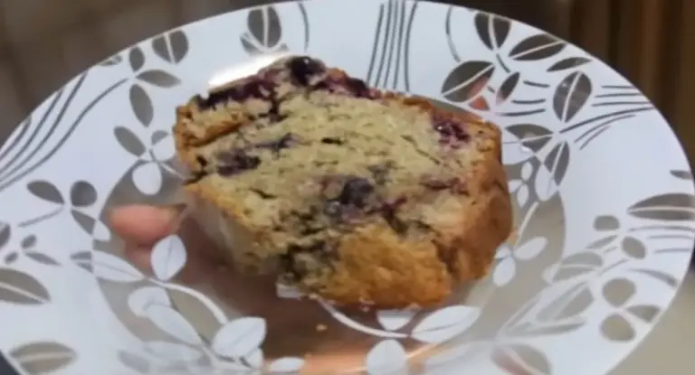 Cake Diététique aux Fruits des Bois, Cannelle et Coco