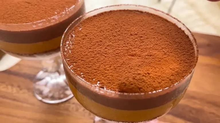 Délicieux dessert maison que je ne me lasse pas de manger. Pas de four ! Pas de gelée !