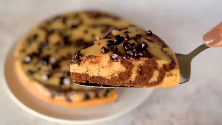 Gâteau à la Poêle aux Flocons d’Avoine : Sans Sucre, Sans Produits Laitiers en Quelques Minutes
