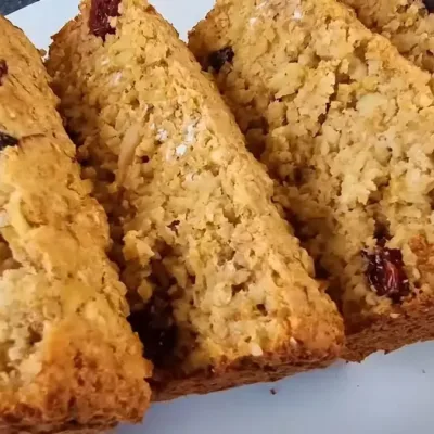 Gâteau diététique à l'avoine et aux pommes rapide