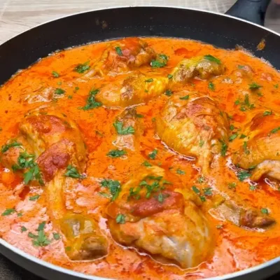 Poulet à la sauce paprika et crème, recette hongroise