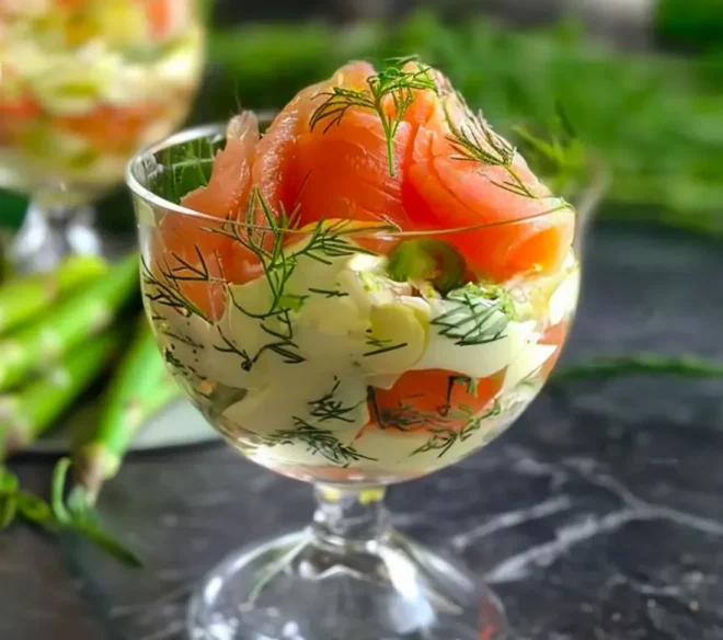 Mousse d’Asperge au Saumon Fumé : Élégance et Saveurs