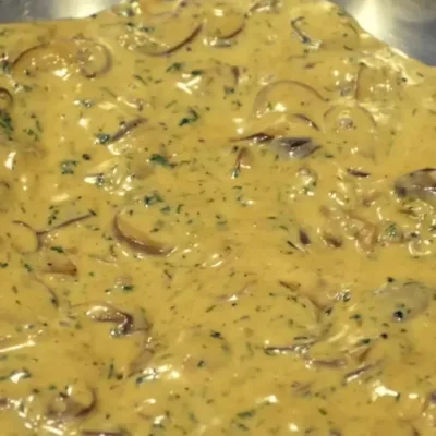 Sauce crémeuse aux champignons et à l'ail