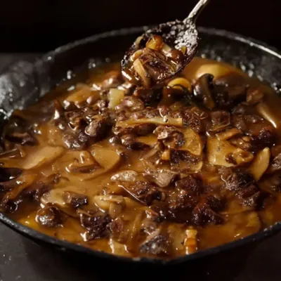 Bœuf Sauté aux Oignons Savoureux