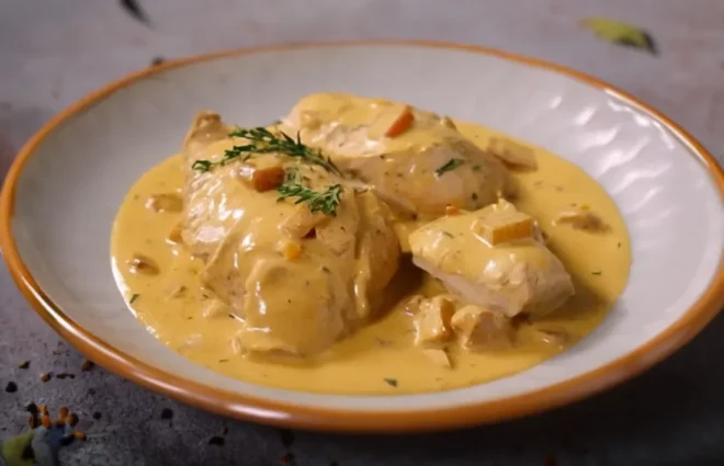 Émincé de Poulet à la Moutarde et à la Crème