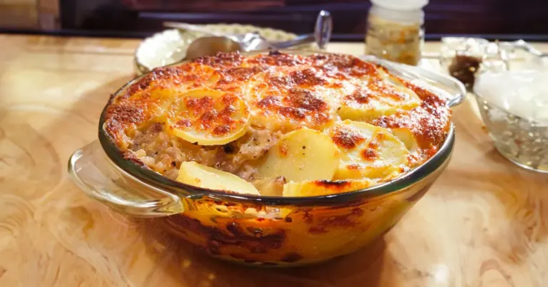 Gratin de Pommes de Terre à la Viande Hachée