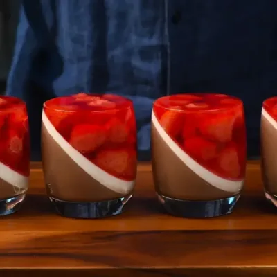 Panna Cotta Fraises et Chocolat : Un Délice Italien