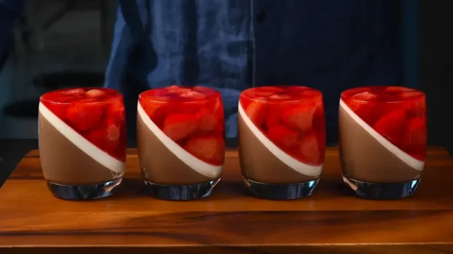 Panna Cotta Fraises et Chocolat : Un Délice Italien