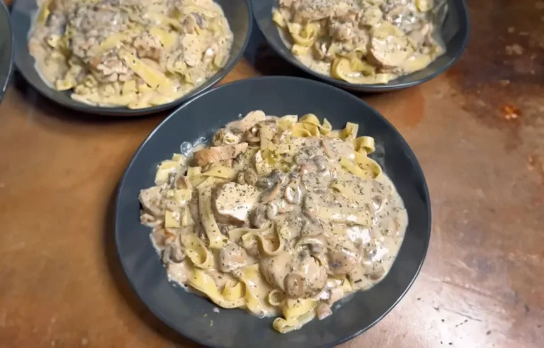 Pâtes Crémeuses au Poulet et Champignons