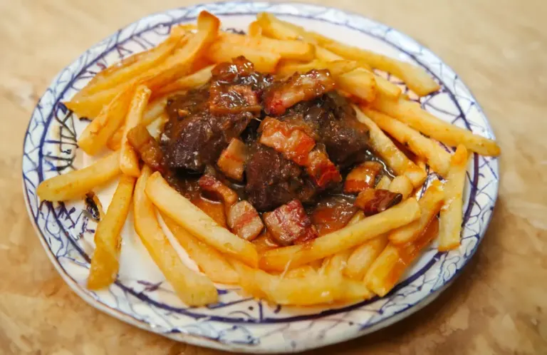 Ragoût de Bœuf à la Bière avec Frites