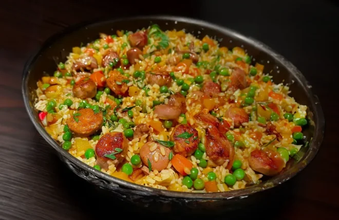 Riz aux Saucisses et Petits Pois