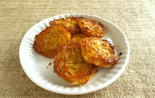 Galettes de pommes de terre et oignons croustillantes
