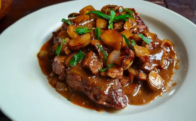 Steaks de Bœuf et Sauce à l'Oignon Savoureuse