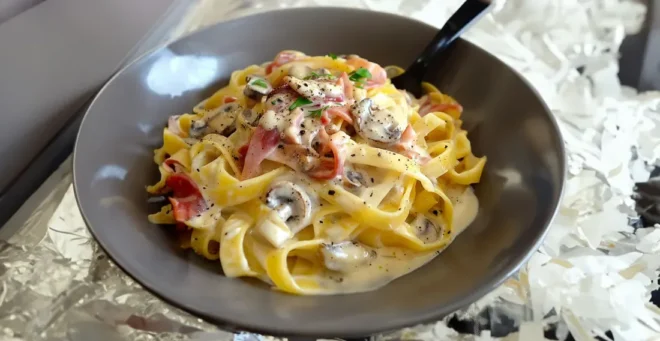 Tagliatelles à la Carbonara aux Champignons