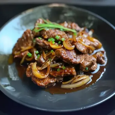 Bœuf Sauté aux Oignons : Recette Rapide et Savoureuse