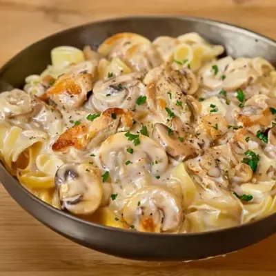 Pâtes à la Crème Poulet et Champignons Savoureuses