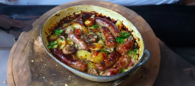 Saucisses, Champignons et Pommes de Terre au Four
