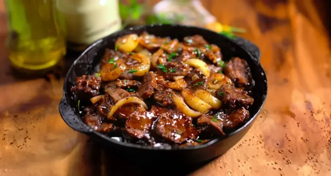Sauté de Bœuf aux Oignons