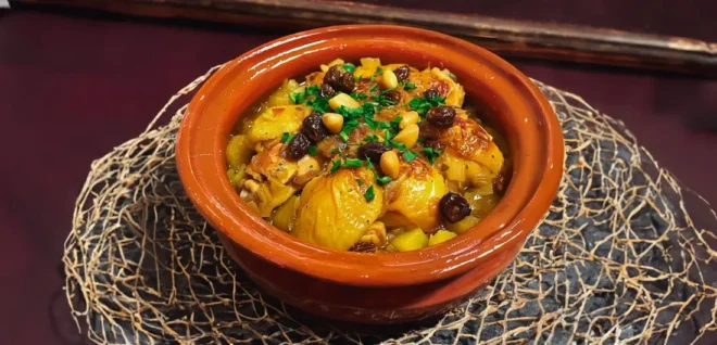 Tajine de Poulet au Miel et Raisins Secs