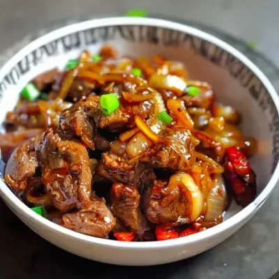 Bœuf Caramélisé aux Oignons et Sauce Soja