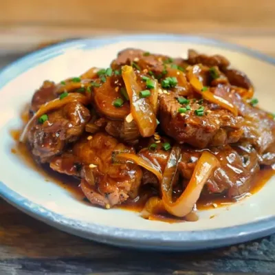 Bœuf Caramélisé aux Oignons et Sauce Soja