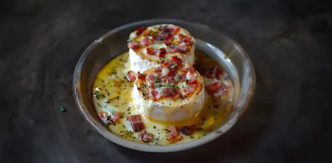 Camembert Enrobé de Bacon : Délice Fondant