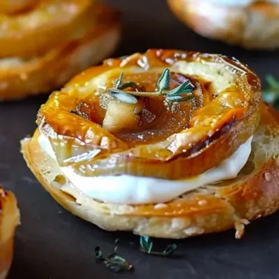 Feuilletés Apéritifs au Chèvre et Confit d’Oignon