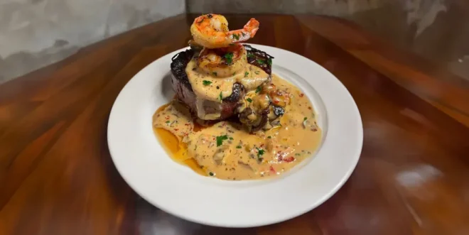 Filet Mignon avec Sauce Crème aux Crevettes et Homard