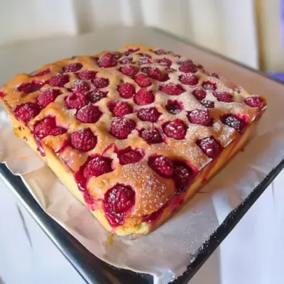 Gâteau Moelleux aux Framboises : Délice Fruité