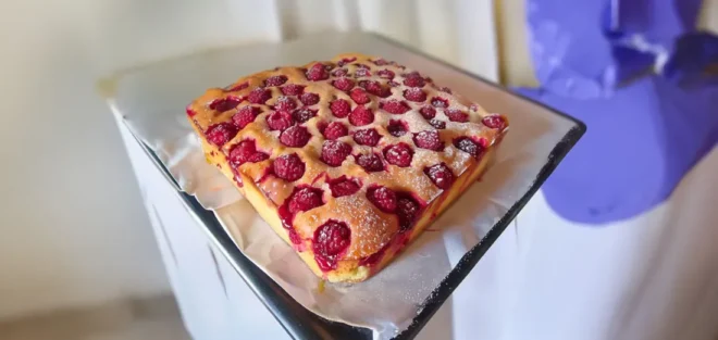 Gâteau Moelleux aux Framboises : Délice Fruité