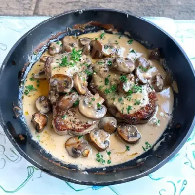 Poulet à la Moutarde et aux Champignons Savoureux