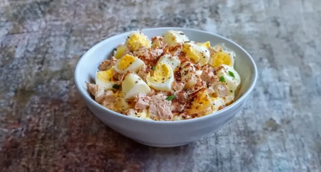 Salade de Pommes de Terre au Thon et Œufs Frais