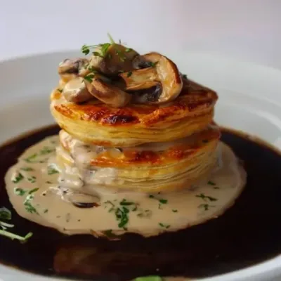 Vol-au-Vent au Poulet et Champignons Savoureux