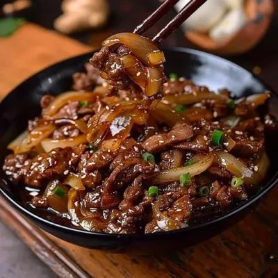 Bœuf Sauté aux Oignons : Recette Rapide et Savoureuse