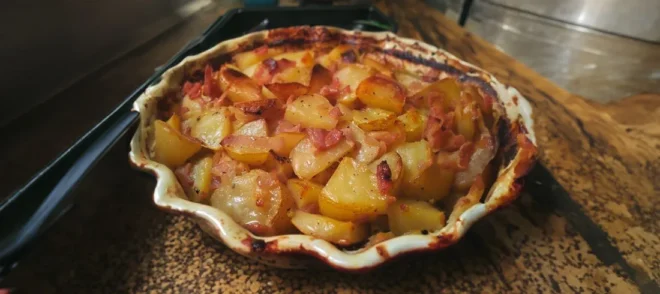 Ragoût de Pommes de Terre au Lard : Une Recette Réconfortante