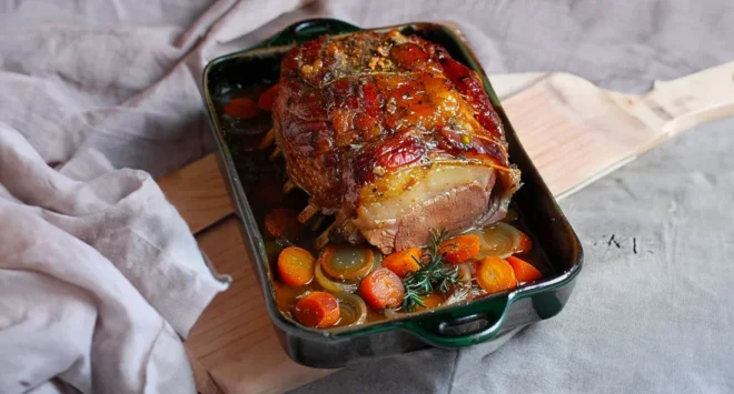 Rouelle de Porc Mijotée au Vin Blanc