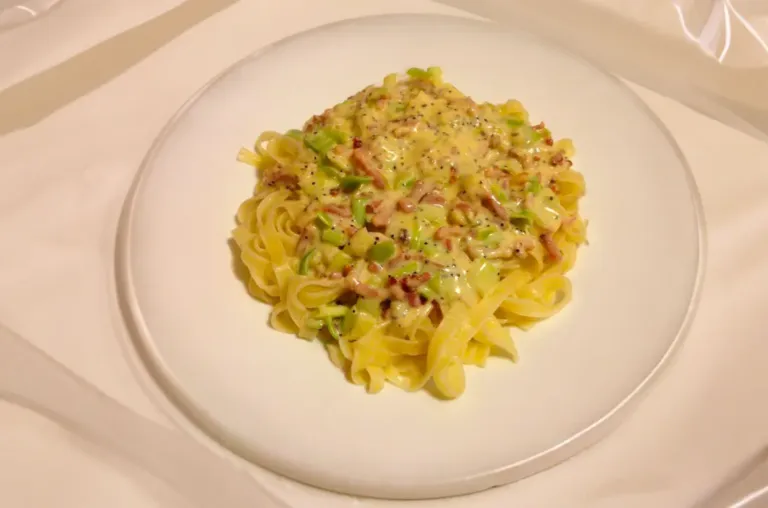 Poireaux à la Carbonara : Un Twist Gourmand sur un Classique Italien