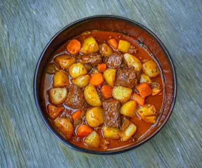 Ragoût de Bœuf Fondant aux Légumes Racines : Un Festin Réconfortant