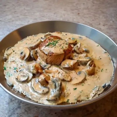 Filet Mignon au Boursin et Champignons Savoureux