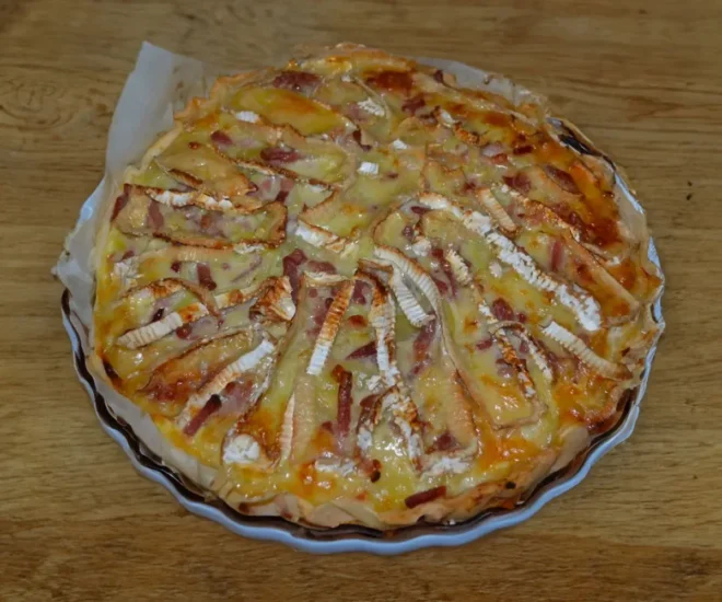 Tarte Pomme de Terre, Camembert et Lardons : Le Plat Réconfortant de l&rsquo;Hiver