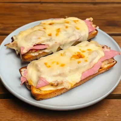 Baguette Raclette : Réconfort et Gourmandise